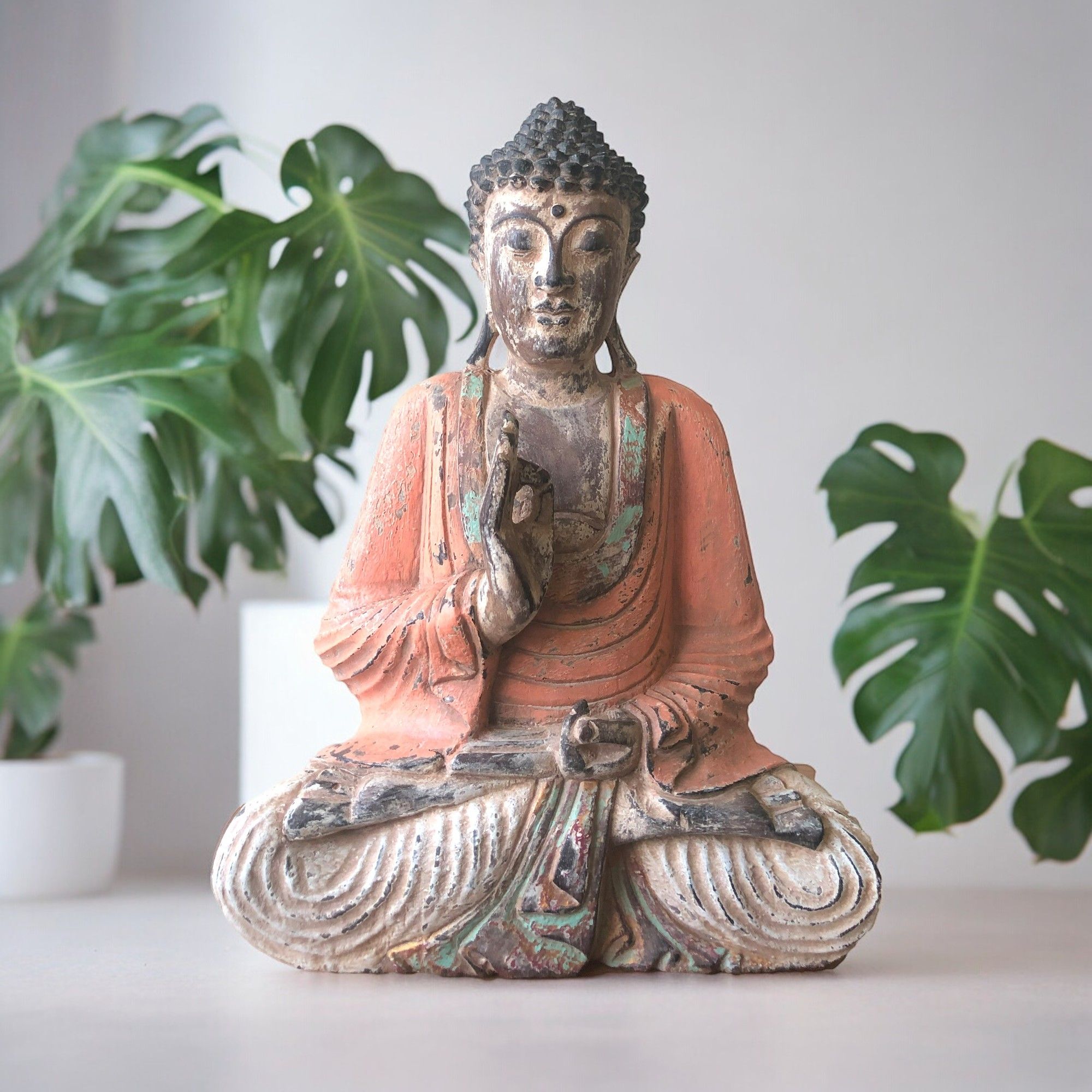 Vintage Handsnidade Buddhastatyer
