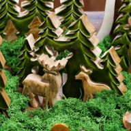 Vilse i Skogen - Två Hjortar i Skogen - 3D Trädekoration - 18x23cm