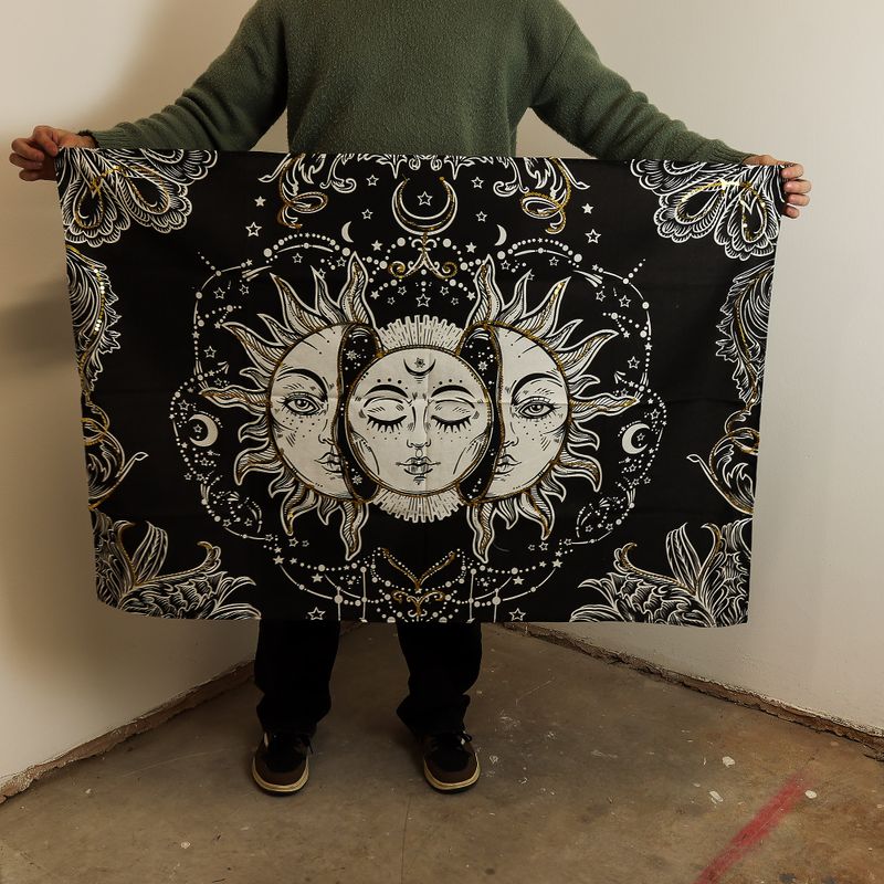 Väggdekoration i Bomull (70x110cm) - Solgudinna