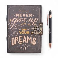 Tryckt Läderanteckningsbok (7x5") - Never Give Up On Your Dreams - 200 Sidor