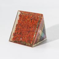 Medelstor Orgonitpyramid 7x6cm - Kopparstavar - 7 Chakraspån
