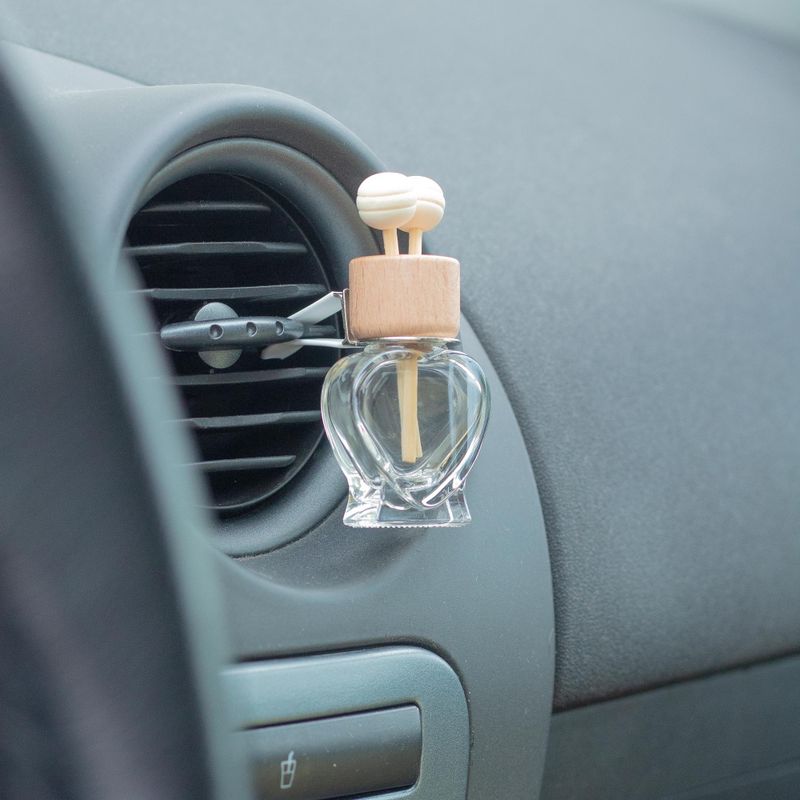 Genomskinliga Diffusorflaskor till Bilen - till Ventilationsutblås – 8ml (3 olika designer x 4)