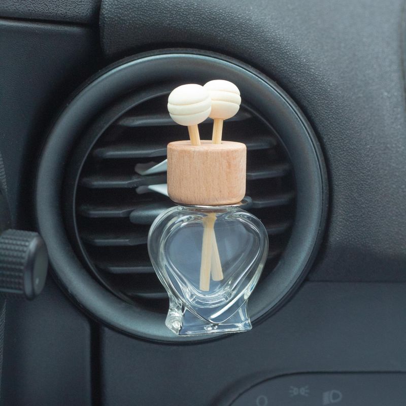 Genomskinliga Diffusorflaskor till Bilen - till Ventilationsutblås – 8ml (3 olika designer x 4)