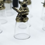 Gåvoset med 12 Bottom Up Shotglas (25ml) - Kinesiska Zodiak-varelser
