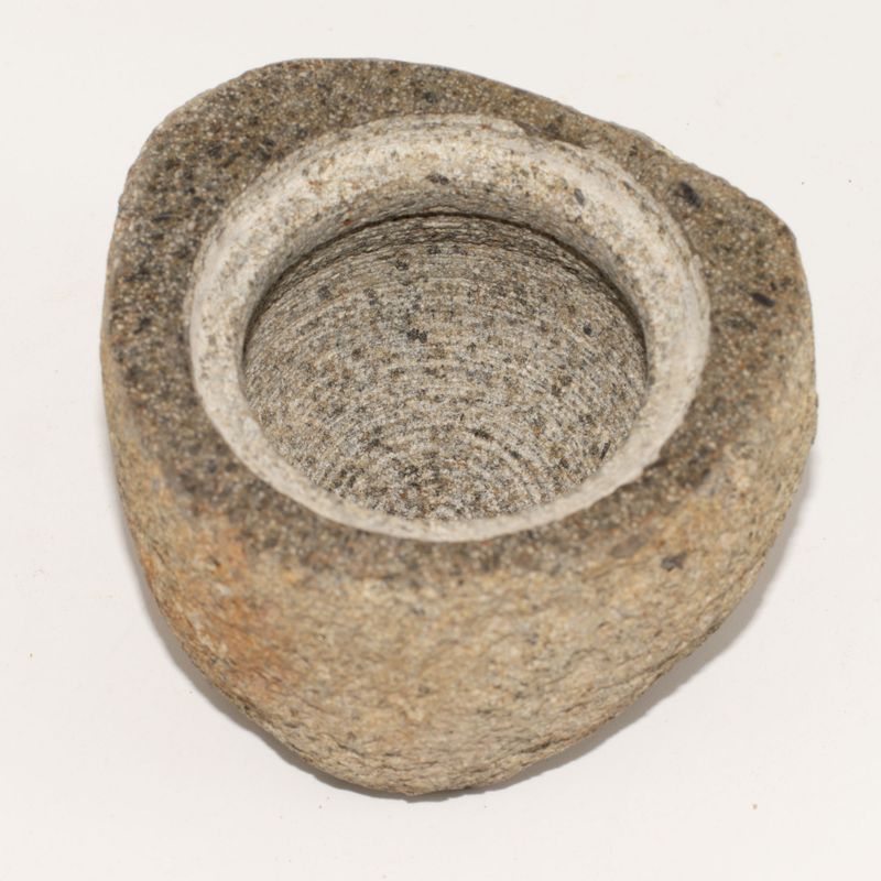 Jordande Kruka i Naturlig Flodsten – Mellan (ca 12x8 cm)