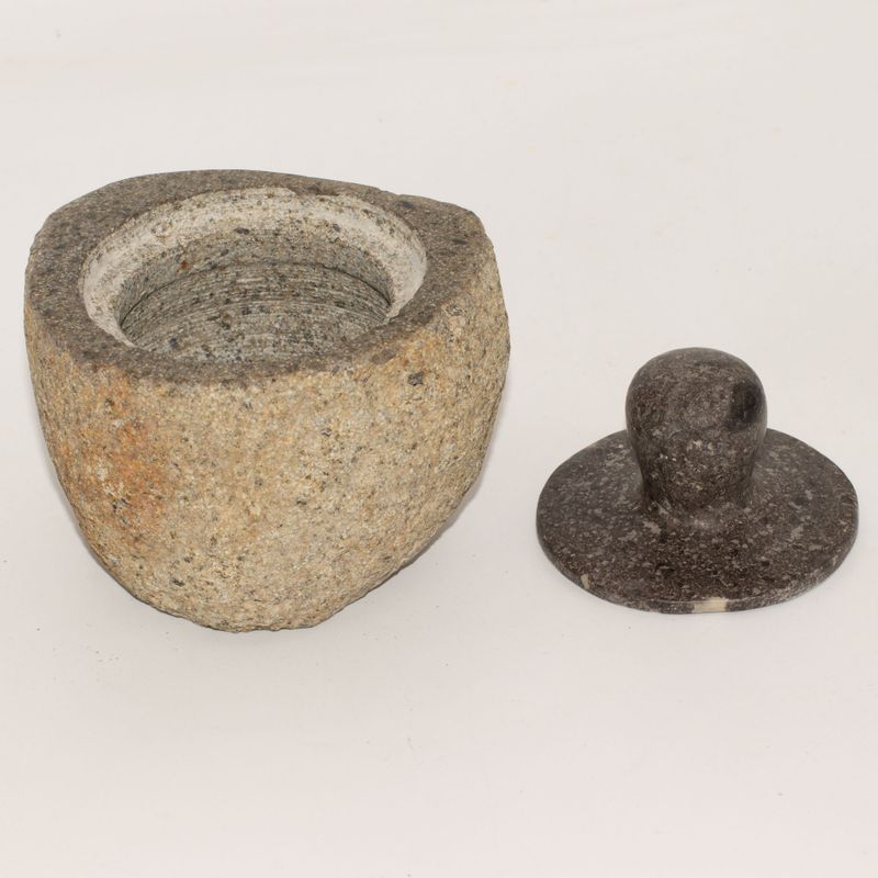Jordande Kruka i Naturlig Flodsten – Mellan (ca 12x8 cm)