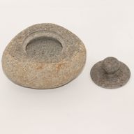 Jordande Kruka i Naturlig Flodsten – Stor (ca 15x12 cm)