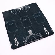 Tarotduk/Läggduk - Uråldrig Häxa (75x75cm)