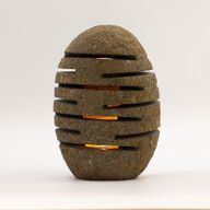 Ljuslykta i Naturlig Flodsten - Stående Stensnitt (10x13x22cm)