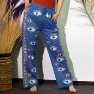 Nomad Sari Byxor M/L - Handmålad Design i Djup Blå & Guld med Onda Ögat