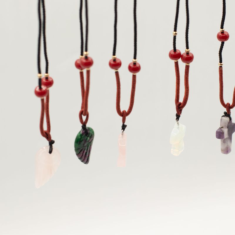 Halsband med Ädelstenshänge – Andlig Kollektion (Blandade motiv)