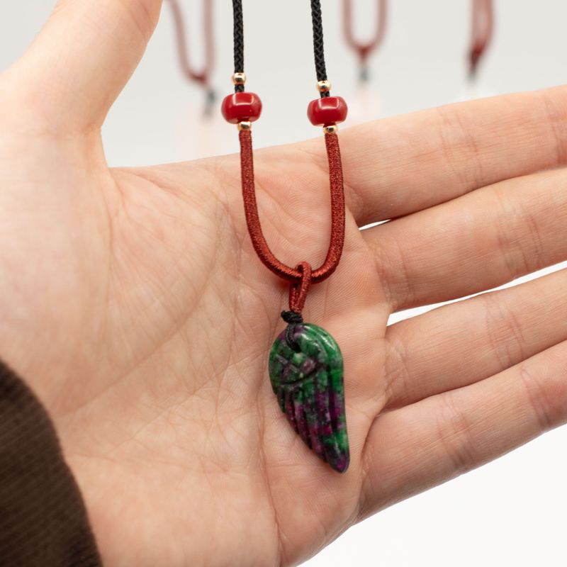 Halsband med Ädelstenshänge – Andlig Kollektion (Blandade motiv)