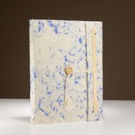 Stor Lokta Anteckningsbok i Blandad Blå (21x15cm) - 45 Blad - Inkl. Bokmärke