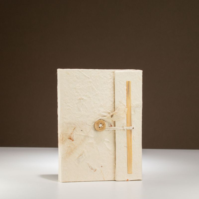 Lokta-anteckningsbok med blandade blommor (15x12 cm) - 45 sidor