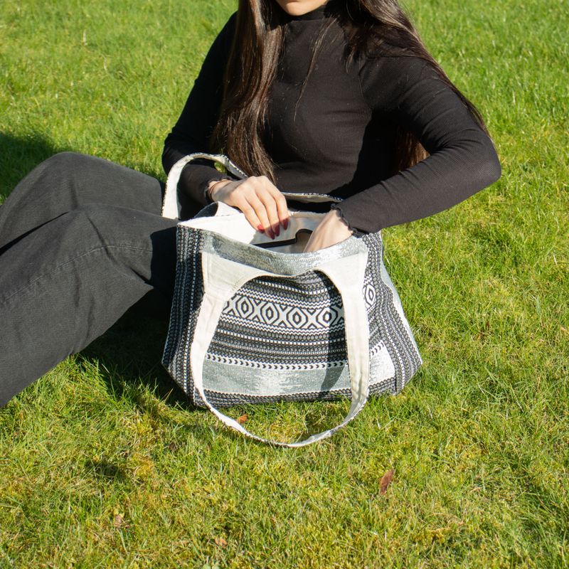 Nomad Sari Jacquard Naturväska – Urban Caravan – Wander Muse Axelremsväska