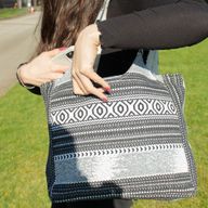 Nomad Sari Jacquard Naturväska – Urban Caravan – Wander Muse Axelremsväska