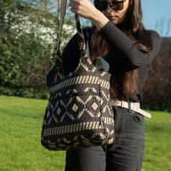 Nomad Sari Jacquard Naturväska – Desert Loom – Wander Muse Axelremsväska