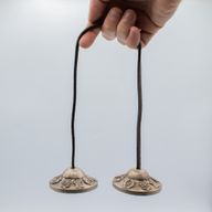 Tingsha-klockor i Premium-mässing - Lyckosymboler - Ca 6cm (155g)