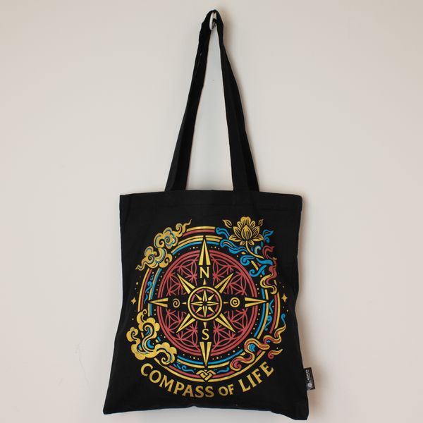 Ikonisk Klassisk Tygkasse - Compass of Life - Svart 6oz (40x36cm)