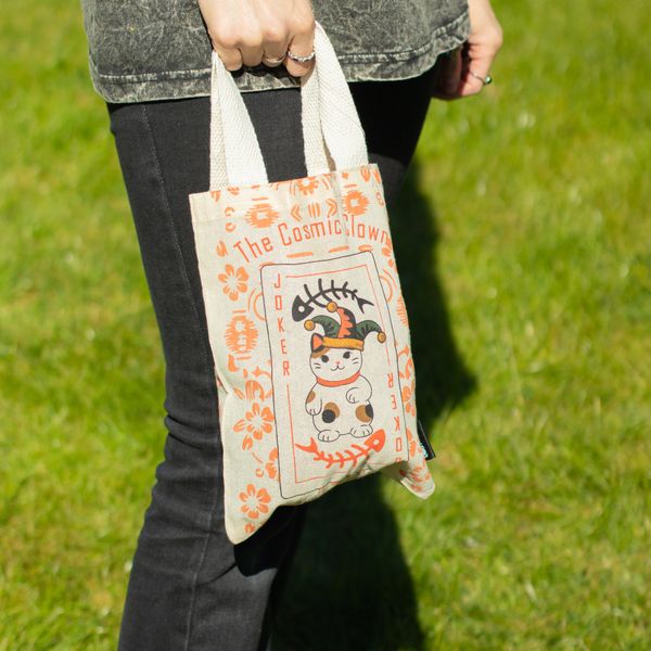 Ikonisk Mini-tygkasse - Maneki Neko (4 blandade motiv) - (24x18cm) – Naturlig 4oz
