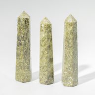 Ädelsten sexsidiga obeliskspetsar cirka 11 cm - epidot