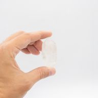 Set med 6 mineralprover - Himalajanska kvarts kristallbitar