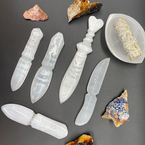 Ritualknivar av Selenit