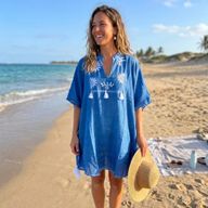Nomad Sari On the Med Collection - Kaftan - blå med krämfärgat broderi och tofsar