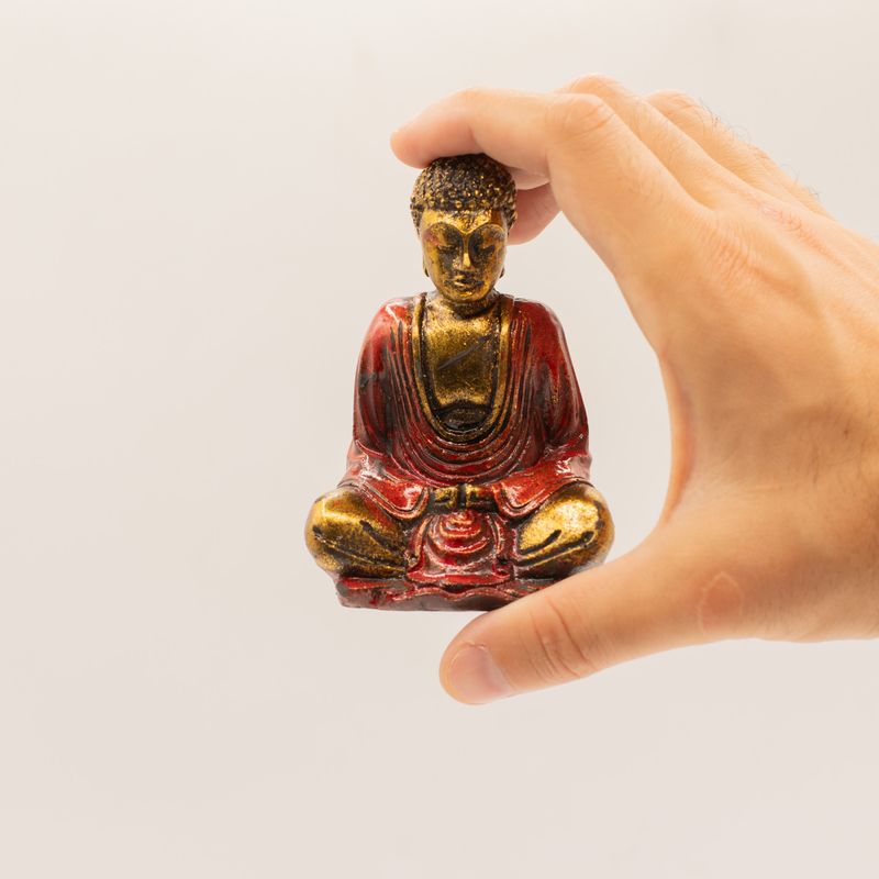 guld mini Buddha (assorterade färger)
