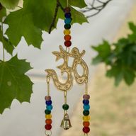 Indiska klockor - mässings-Om med chakra-pärlor - 7 klockor - 9,5x32cm