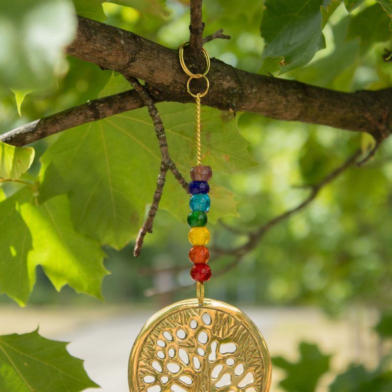 Indiska vindspel - mässing Livets träd med chakra-pärlor - 3 bjällror - 6,5×31 cm