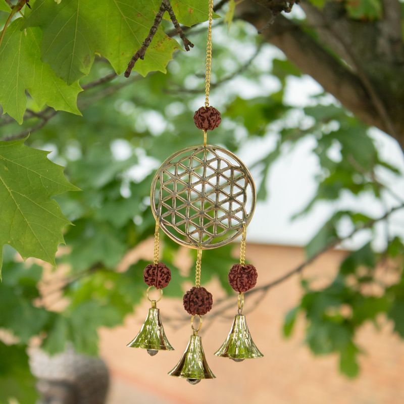 Indiska vindklockor - Mässingens Livets blomma med Rudraksha-pärlor - 3 klockor - 6x27cm