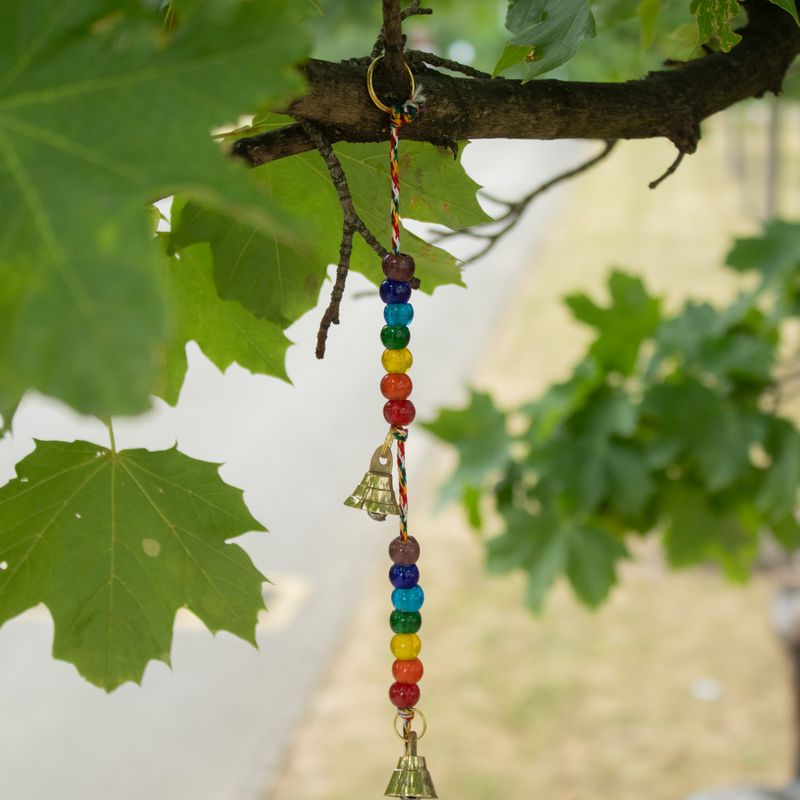Indiska vindklockor - mässing OM med chakra-pärlor strängklockor - 53 cm