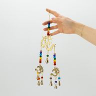 Indiska klockor - mässings-Om med chakra-pärlor - 7 klockor - 9,5x32cm