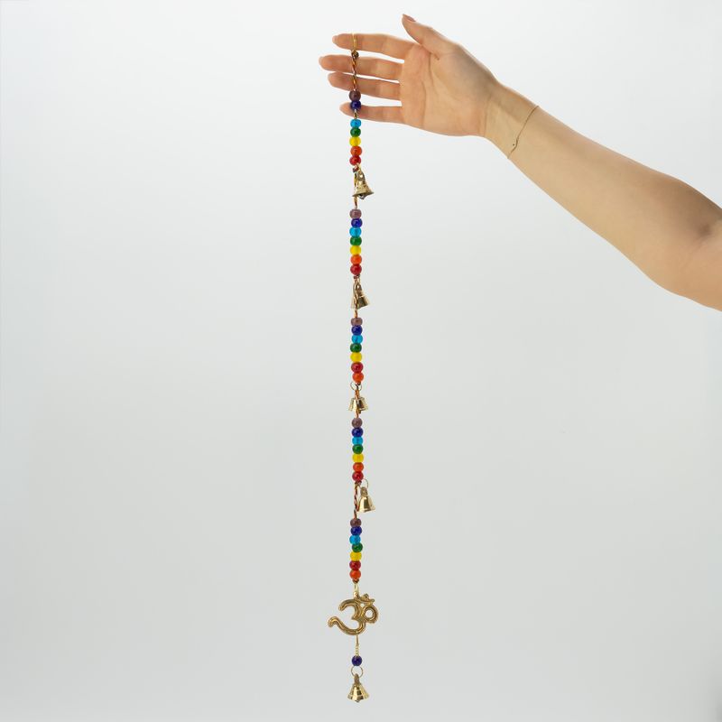 Indiska vindklockor - mässing OM med chakra-pärlor strängklockor - 53 cm