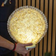 Boho havsskal-lampa - skuren konstskal - stor rund - 30 cm