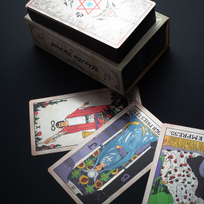 Silverfolierat Waite-tarotkortset - med häfte