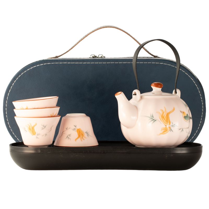 Rese-tekanneset och fyra koppar – Rosa vintage pumpa-stil