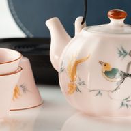 Rese-tekanneset och fyra koppar – Rosa vintage pumpa-stil