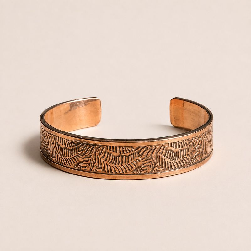 Solida koppararmband med gravyrer av affirmationer (blandade)