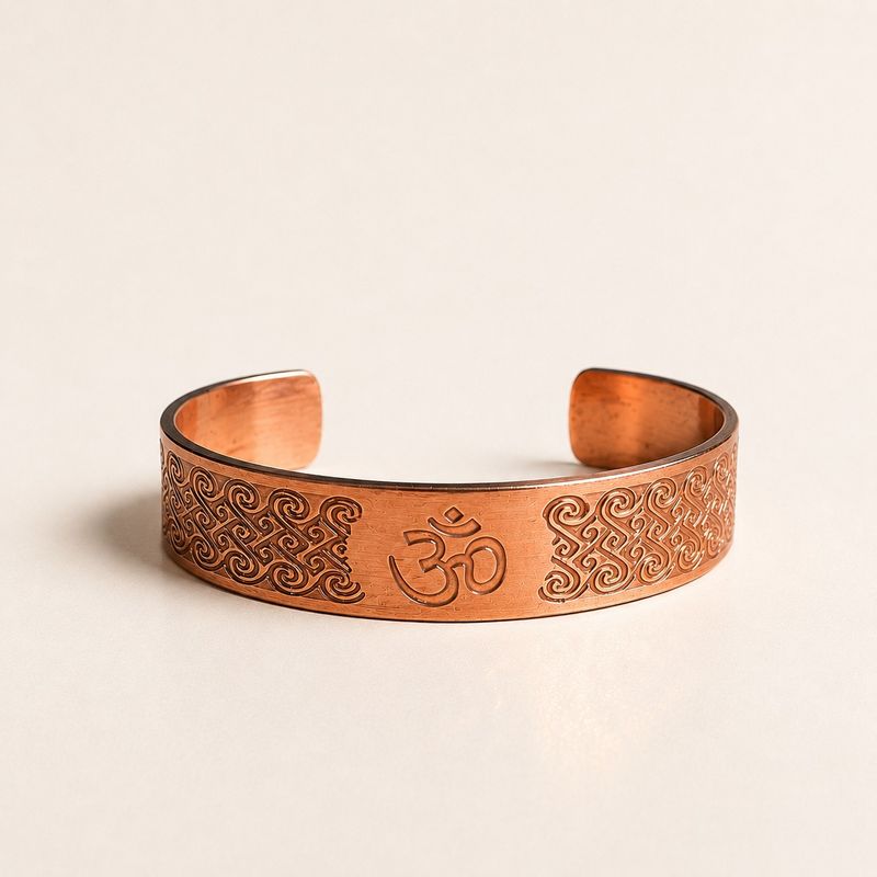 Solida koppararmband med gravyrer av affirmationer (blandade)