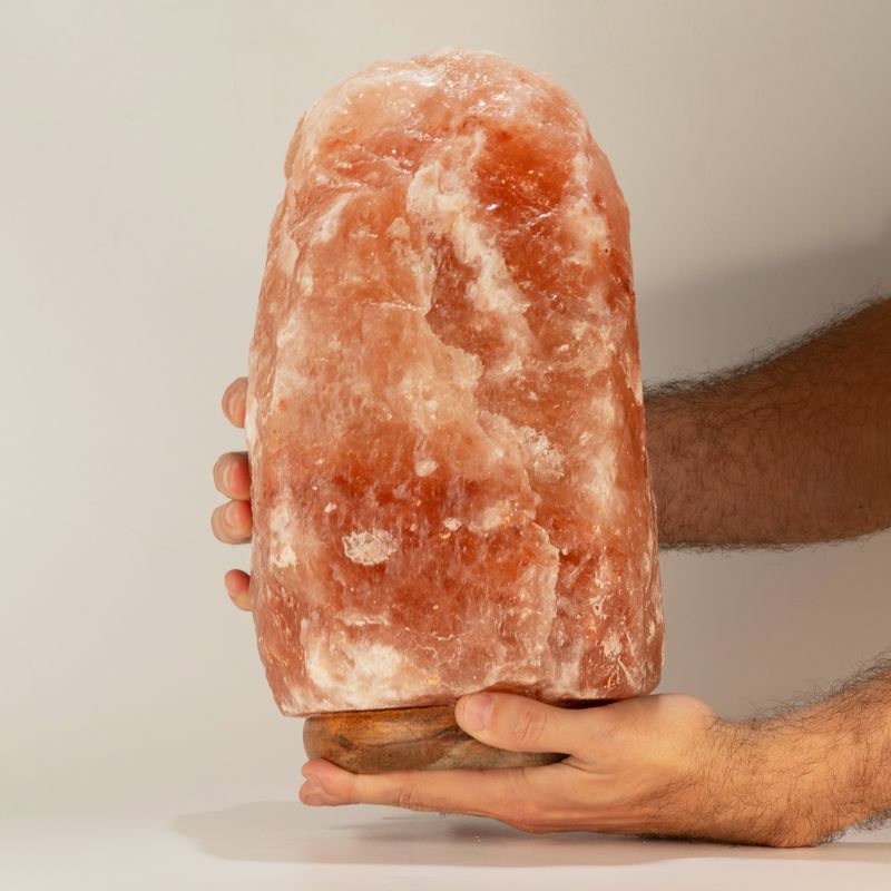 Högkvalitativ naturlig saltlampa - och bas cirka 8–10 kg