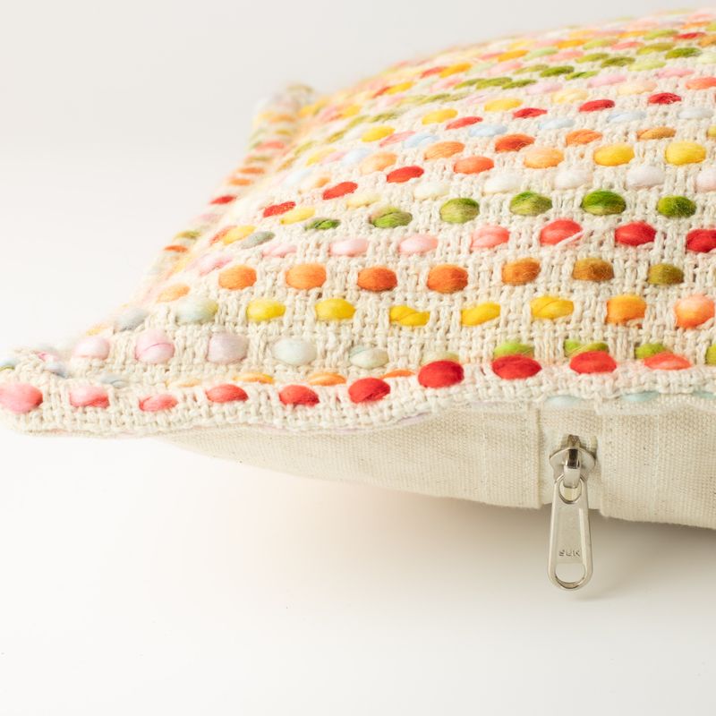 Klassiskt kuddfodral - Hidden Rainbow - 30x50 cm - Trästil