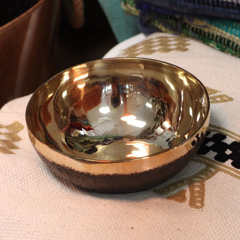 Stor Chaken handgjord sångskål (ungefär 800 g) - 17 cm