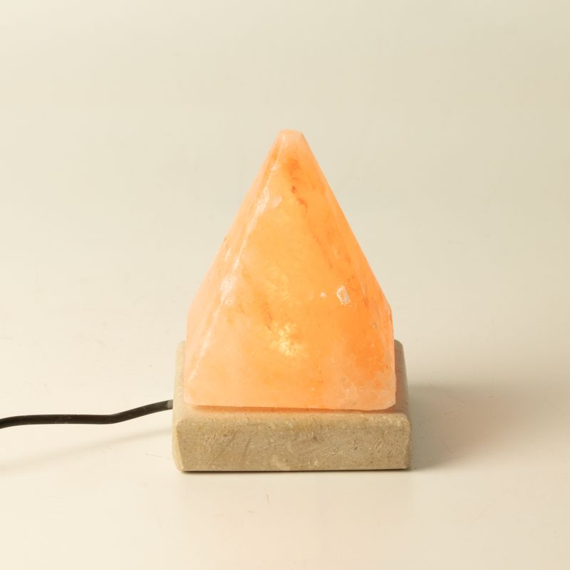 Kvalitets USB-pyramidsaltlampa - 9 cm (1 styck)