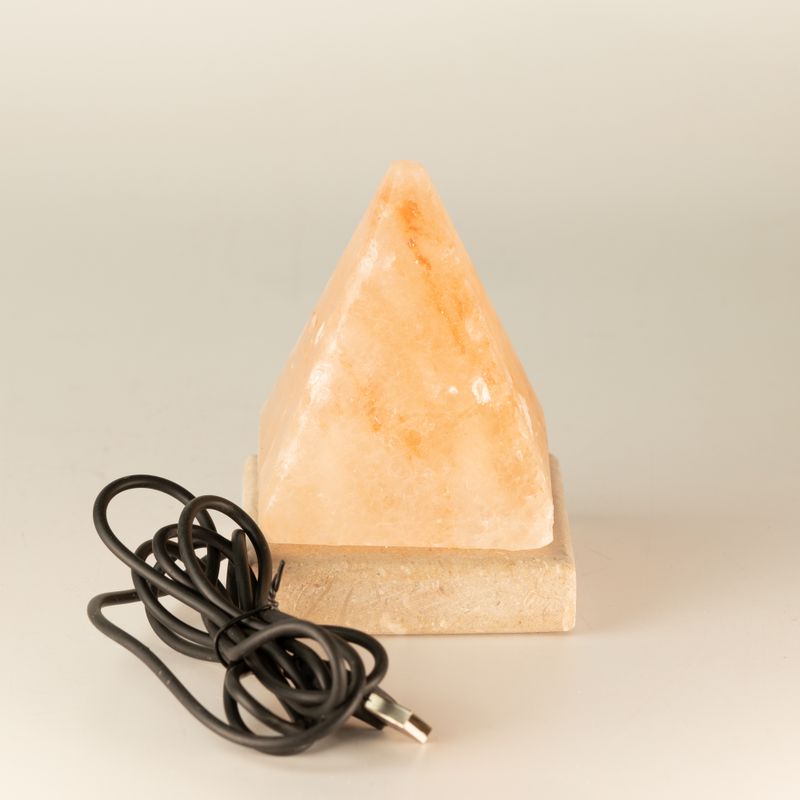 Kvalitets USB-pyramidsaltlampa - 9 cm (1 styck)