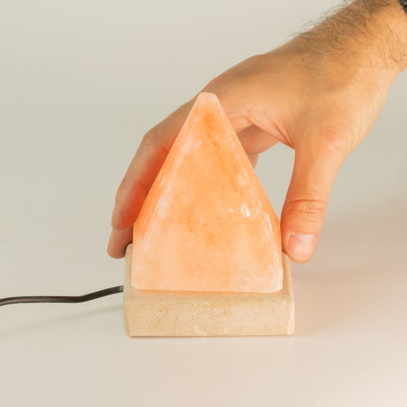 Kvalitets USB-pyramidsaltlampa - 9 cm (1 styck)