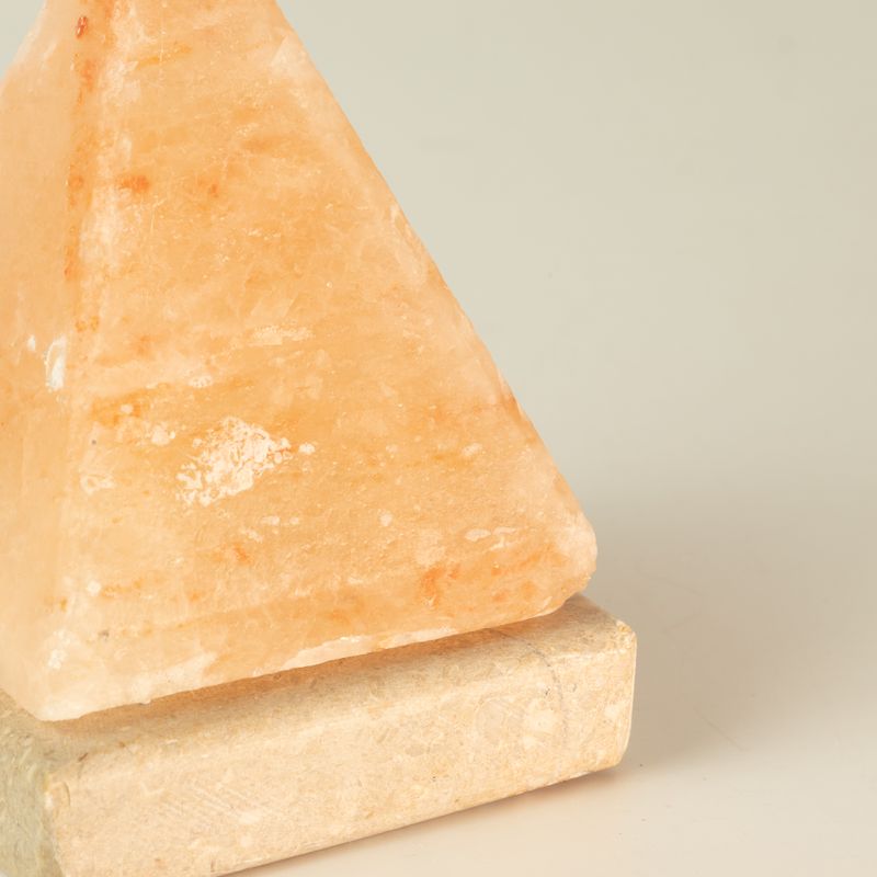 Kvalitets USB-pyramidsaltlampa - 9 cm (1 styck)
