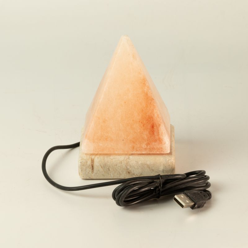 Kvalitets-USB-pyramidsaltlampa - 9 cm (multicolor)