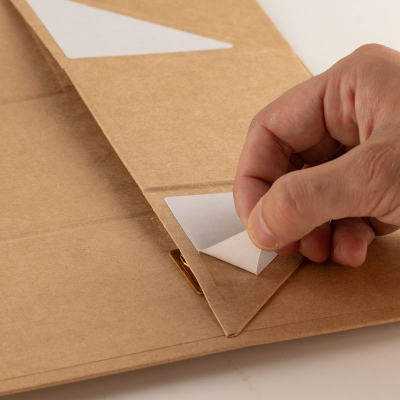 Ihopfällbar presentlåda - vinlåda-form (33,5x10x10,5 cm) - brun kraftpapper
